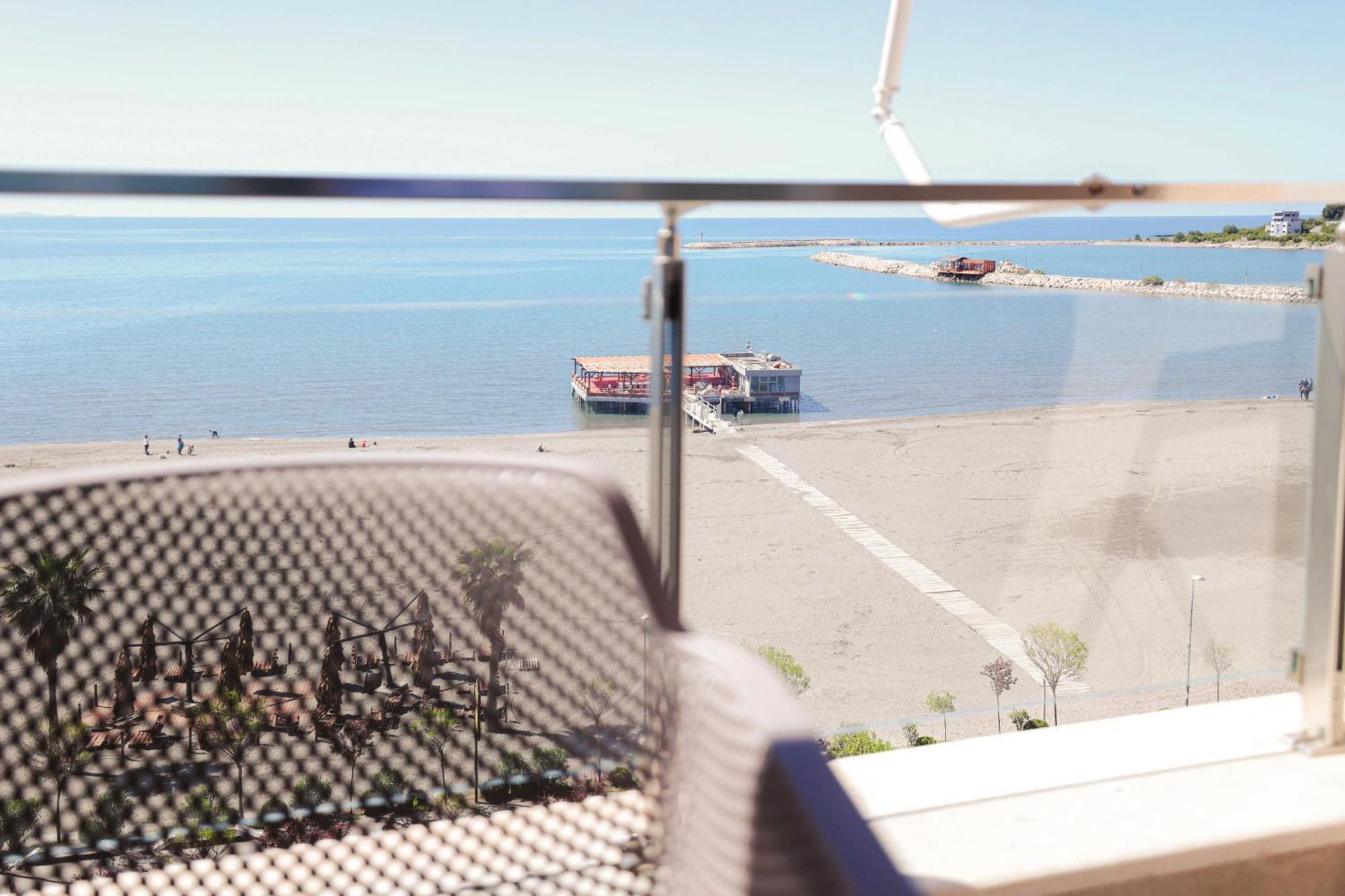 Hotel Frojd - Beach Front Resort Shëngjin Dış mekan fotoğraf