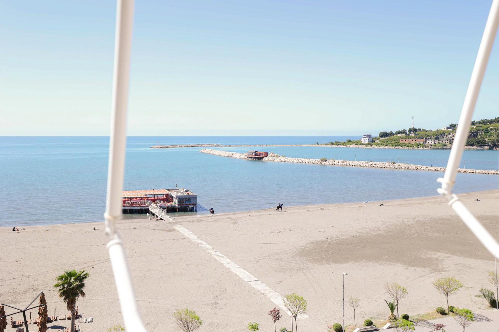 Hotel Frojd - Beach Front Resort Shëngjin Dış mekan fotoğraf