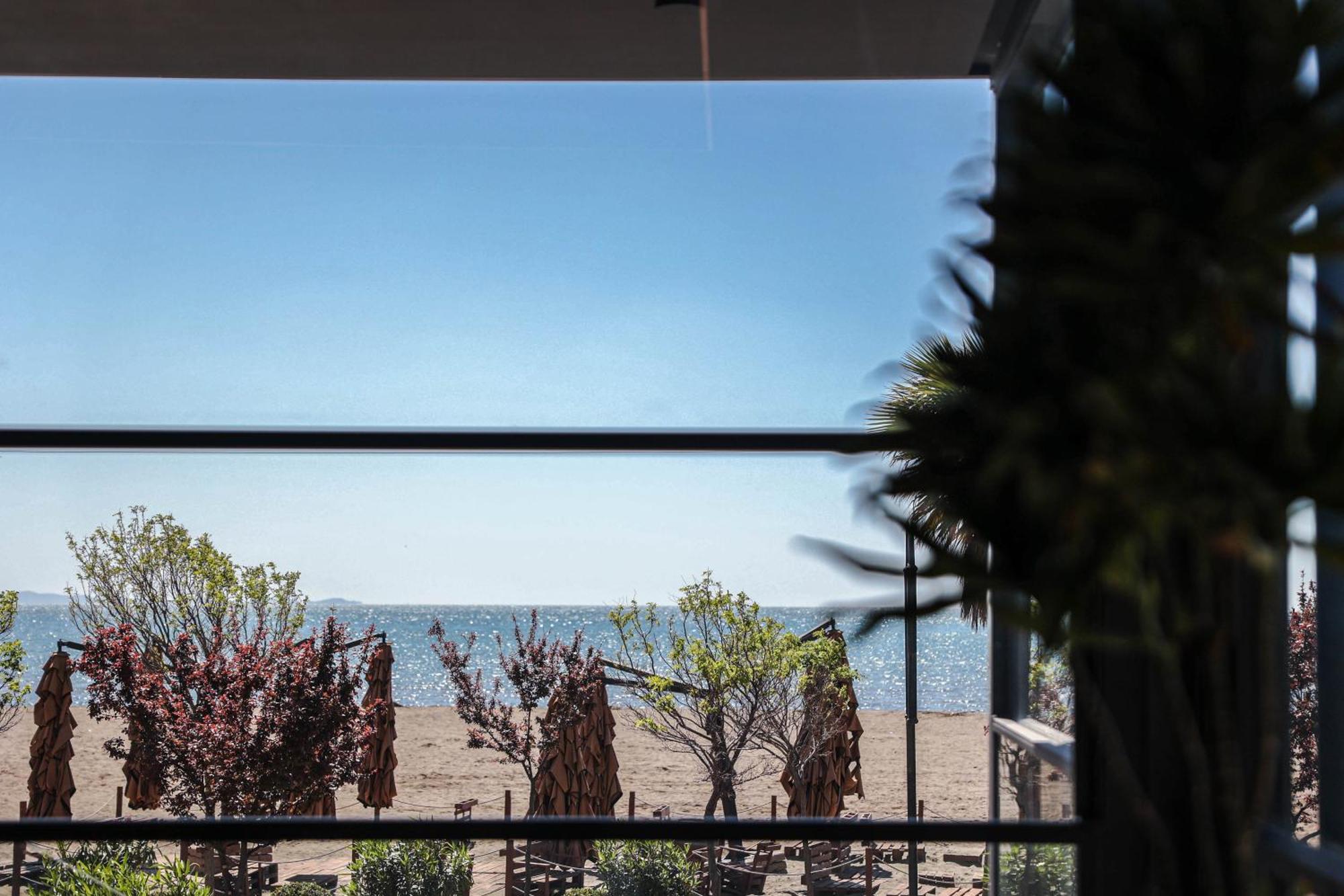 Hotel Frojd - Beach Front Resort Shëngjin Dış mekan fotoğraf