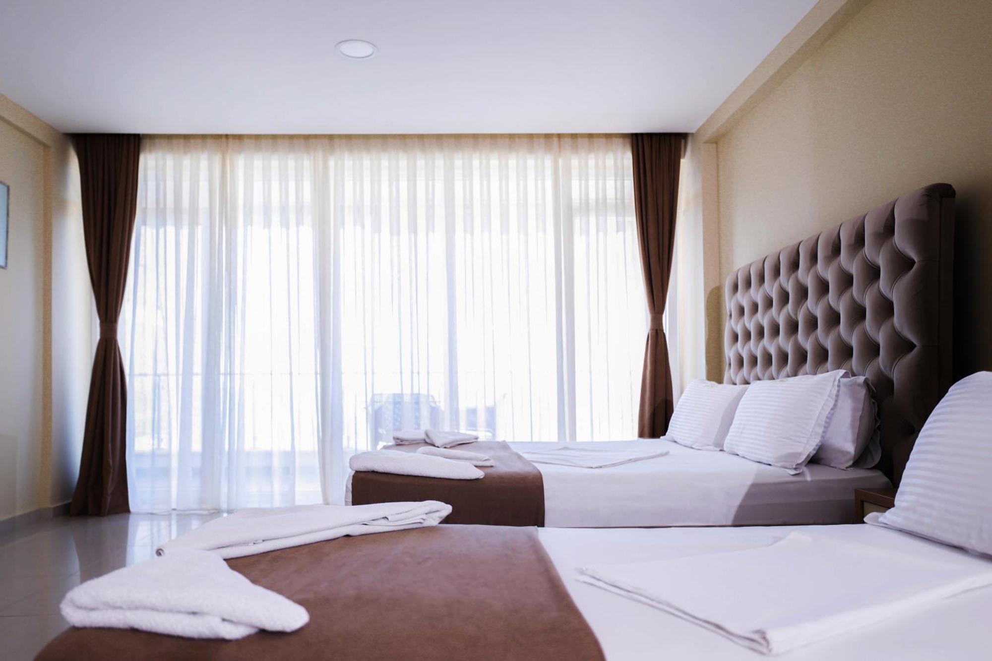 Hotel Frojd - Beach Front Resort Shëngjin Dış mekan fotoğraf