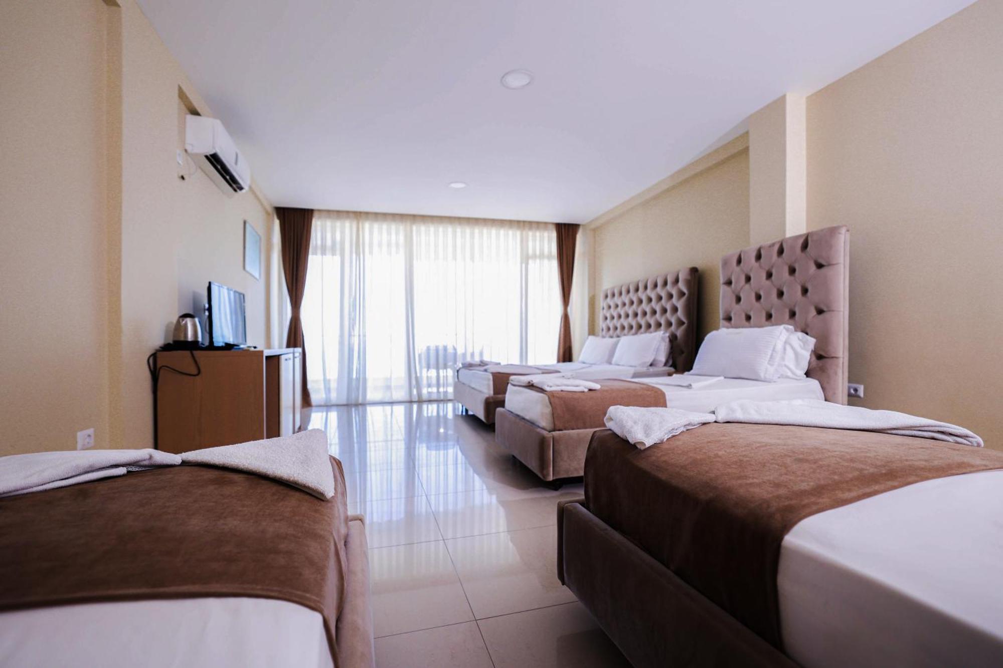 Hotel Frojd - Beach Front Resort Shëngjin Dış mekan fotoğraf
