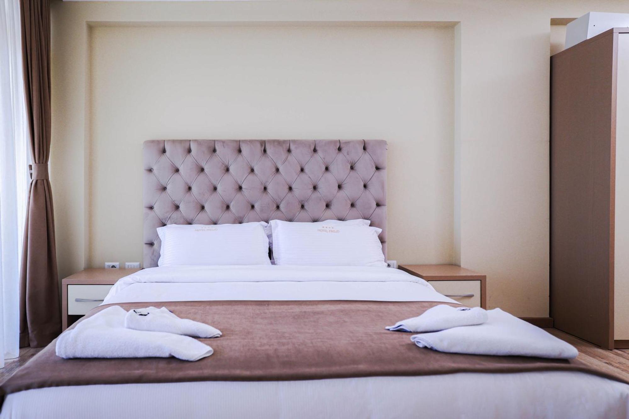 Hotel Frojd - Beach Front Resort Shëngjin Dış mekan fotoğraf
