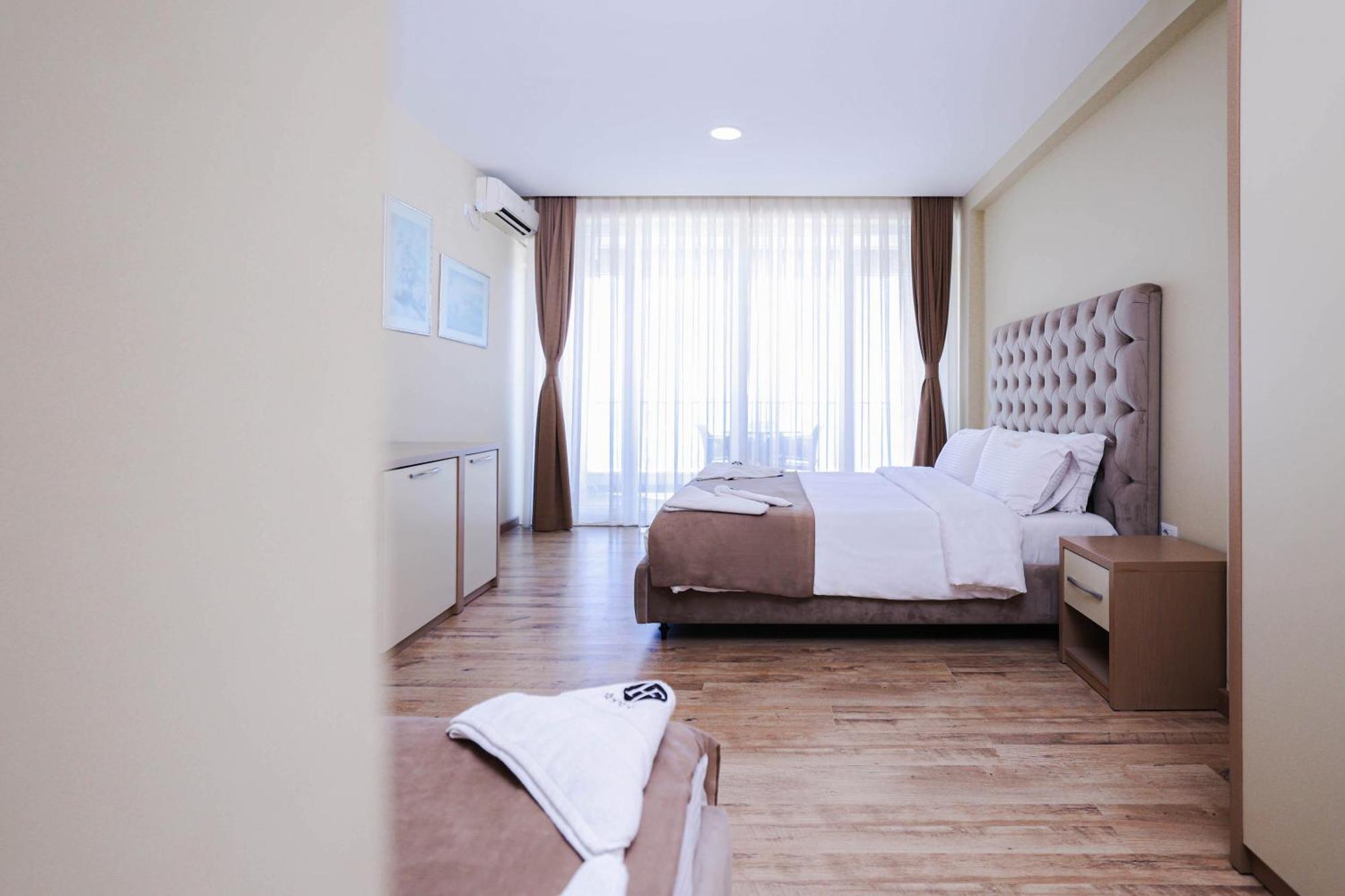 Hotel Frojd - Beach Front Resort Shëngjin Dış mekan fotoğraf