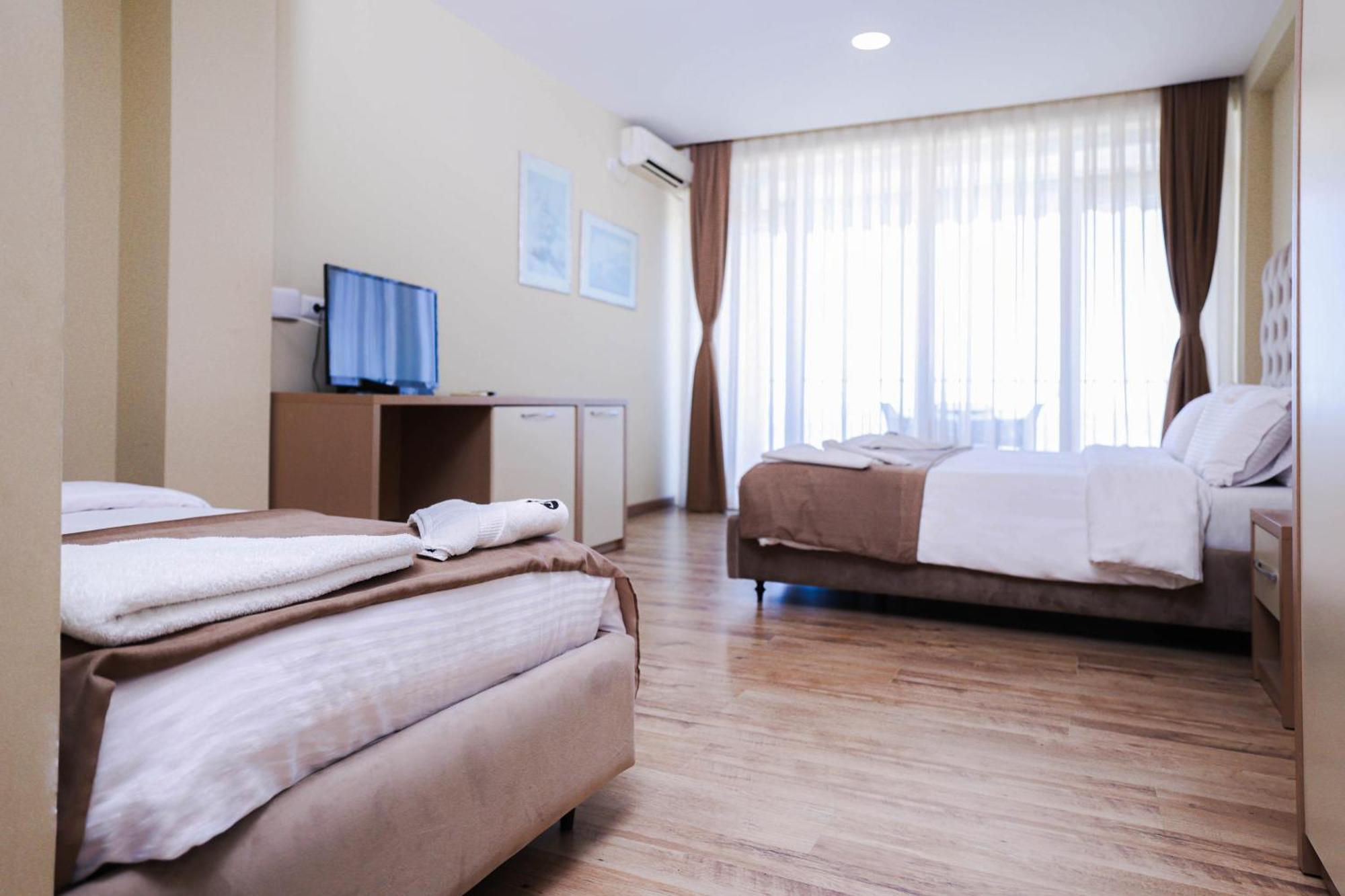 Hotel Frojd - Beach Front Resort Shëngjin Dış mekan fotoğraf